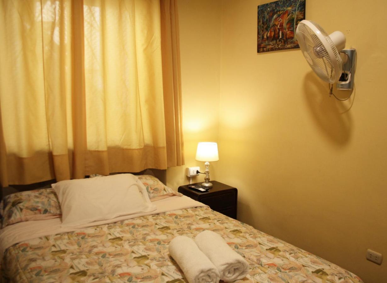 Lion Backpackers 2*