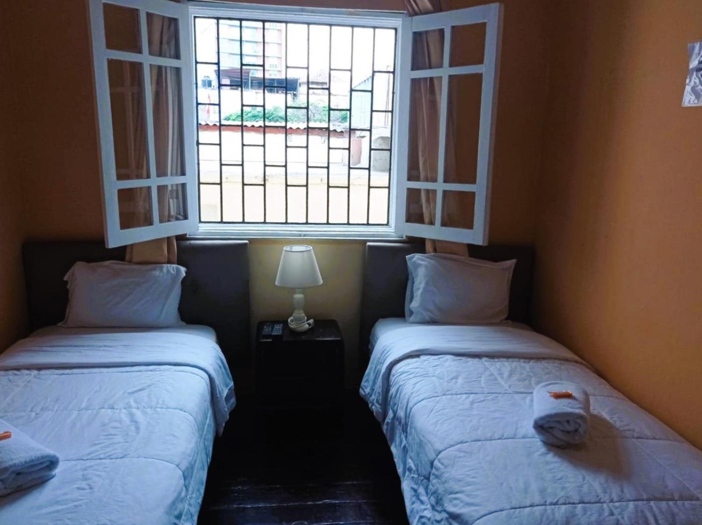 Guest house Lion Backpackers 2*
